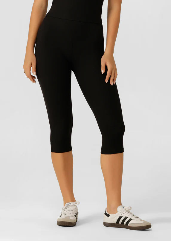 Lorna Jane Irresistible 3/4 Capri Leggings