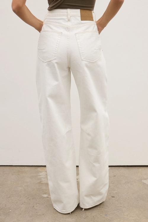 BAYSE Aston Jean - Geisha White