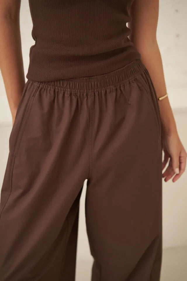 CERES - BELLA BARREL PANT/BRUNETTE