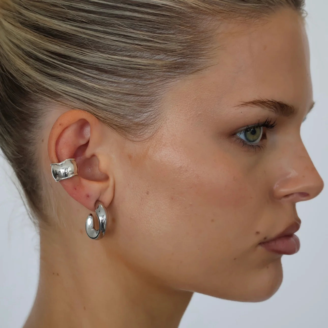 ZAYA COLLECTIVE Mila Chunky Ear Cuff - Silver
