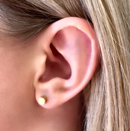 EVER Qualify Gold Stud Earrings