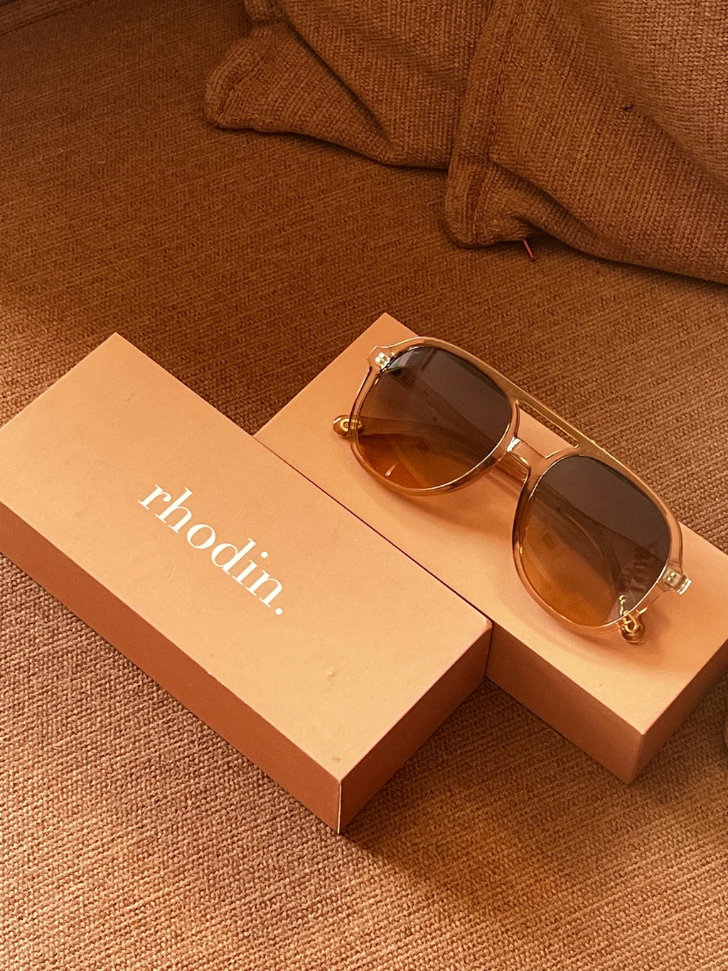 RHODIN Peach Pool Sunglasses