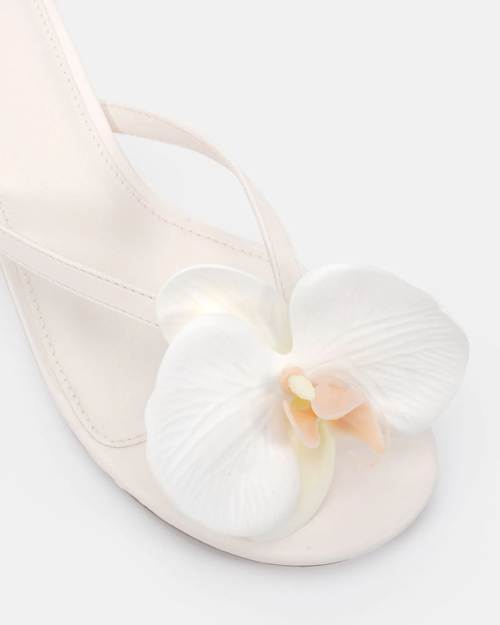 NOVO Lovestick White Heel