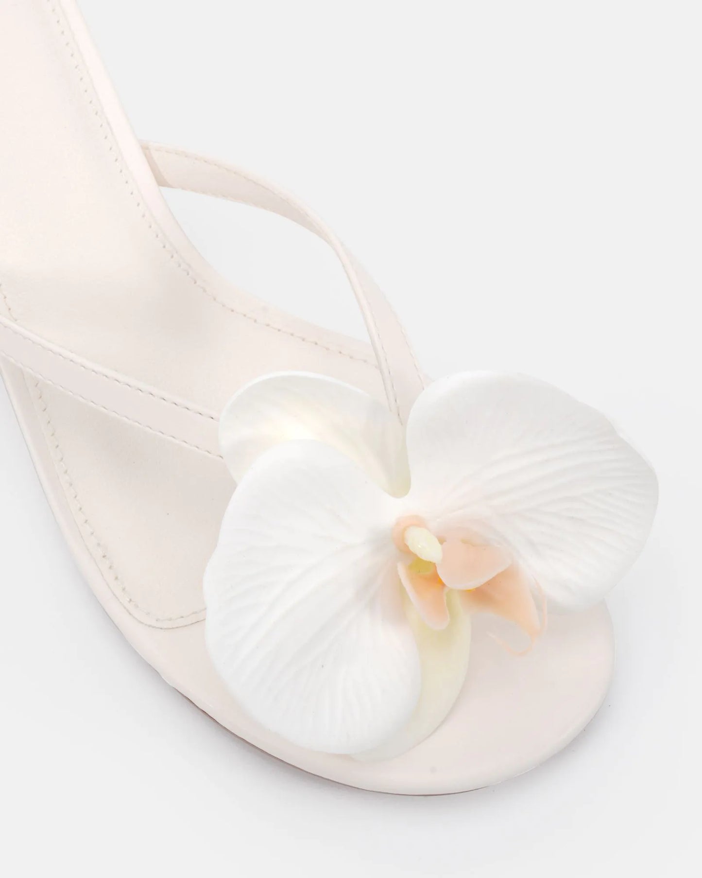NOVO Lovestick White Heel