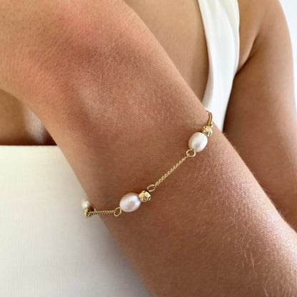 EVER Off Court Pearl Bracelet
