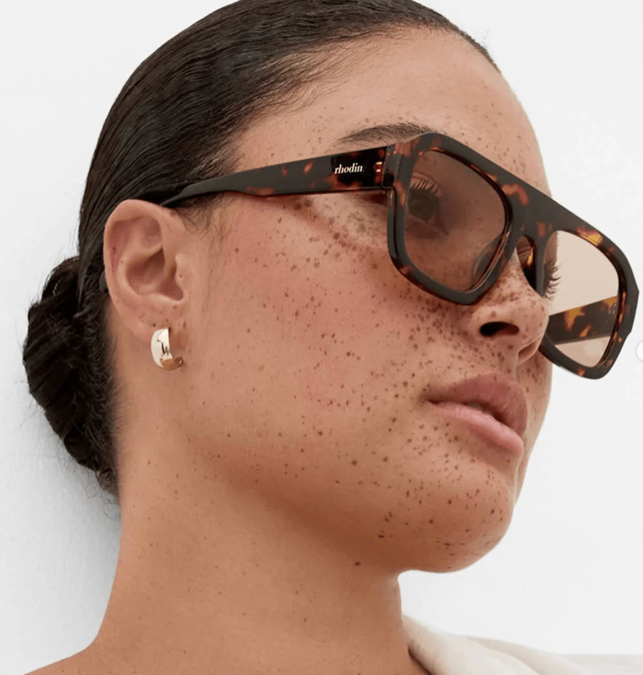 RHODIN Weekend Honey Sunglasses