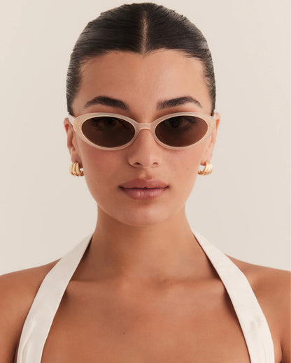The Iris Banbé Sunglasses - Pearl Honey