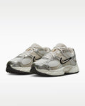 NIKE V5 RNR - Summit White/Sail/Black/Light Orewood Brown
