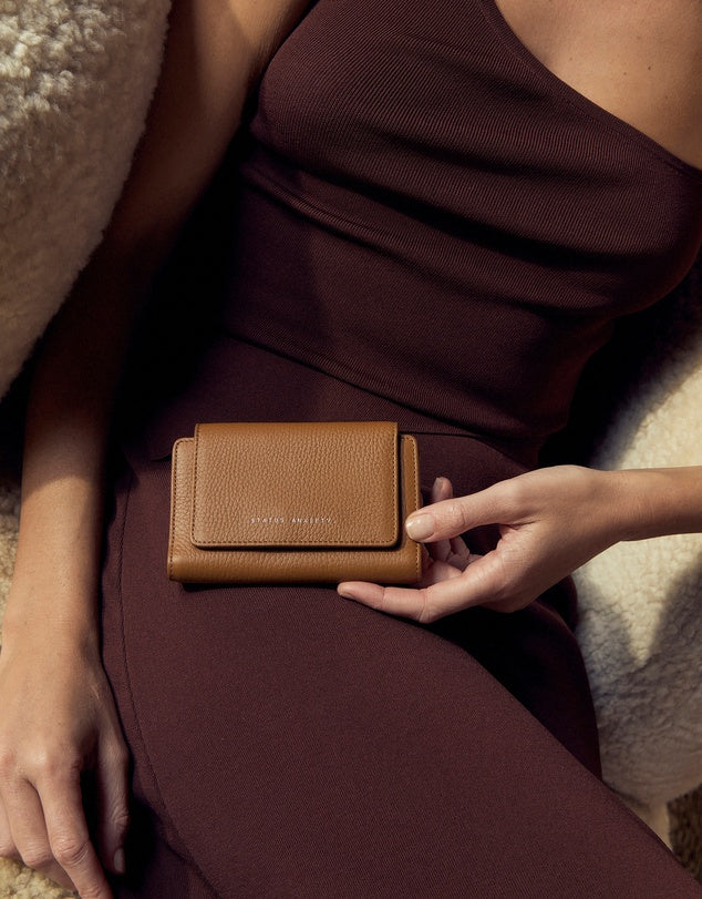 STATUS ANXIETY - Visions Wallet - Camel