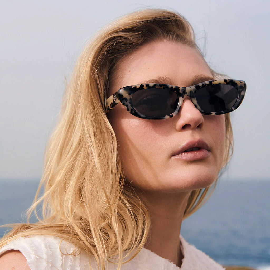 STATUS ANXIETY Sidelines Sunglasses - White Tort