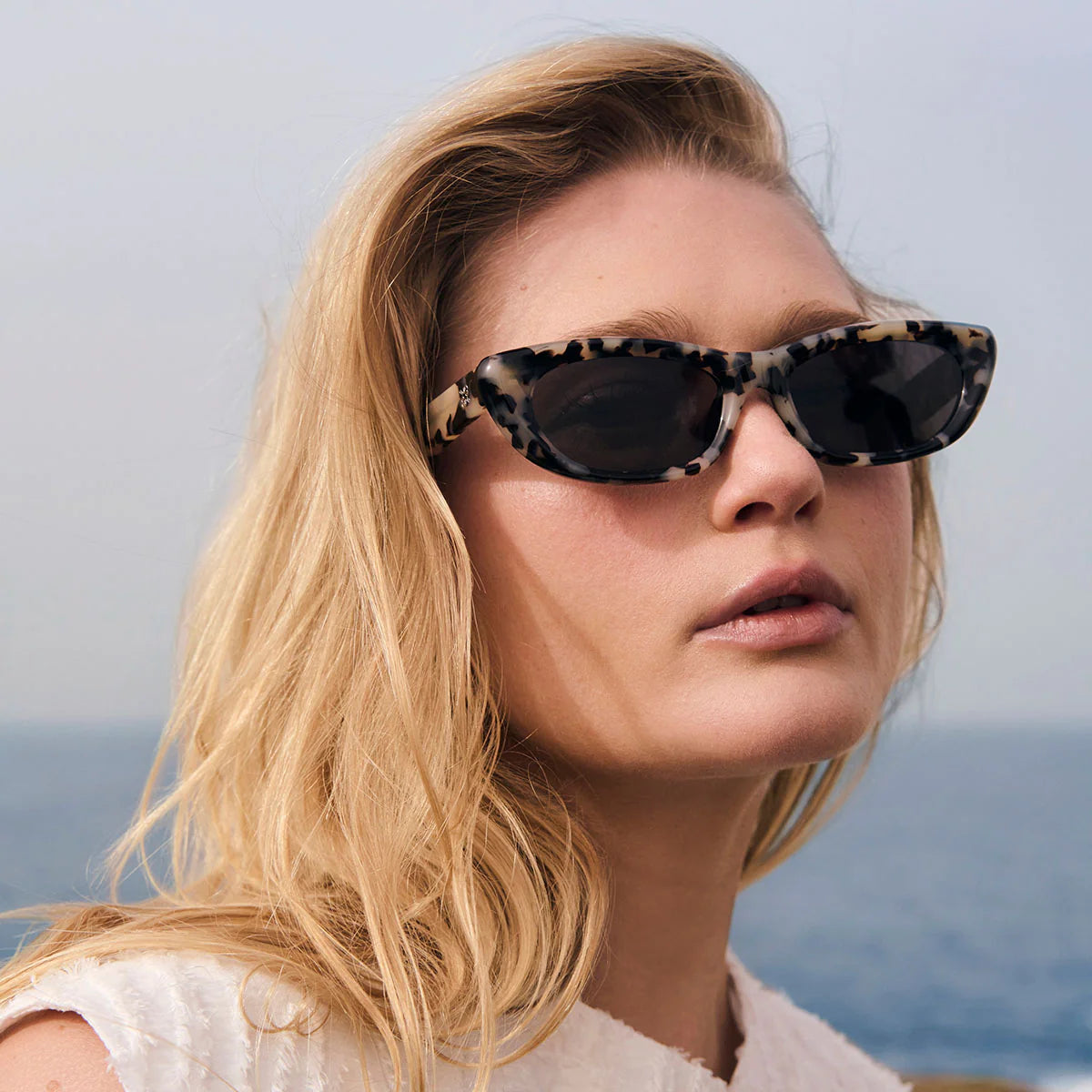 STATUS ANXIETY Sidelines Sunglasses - White Tort
